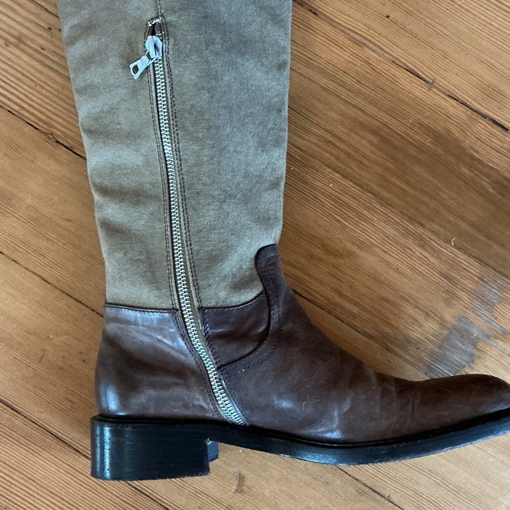 Dries Van Noten Knee-High Equestrian Boots with Side Zipper - Picture 7 of 13
